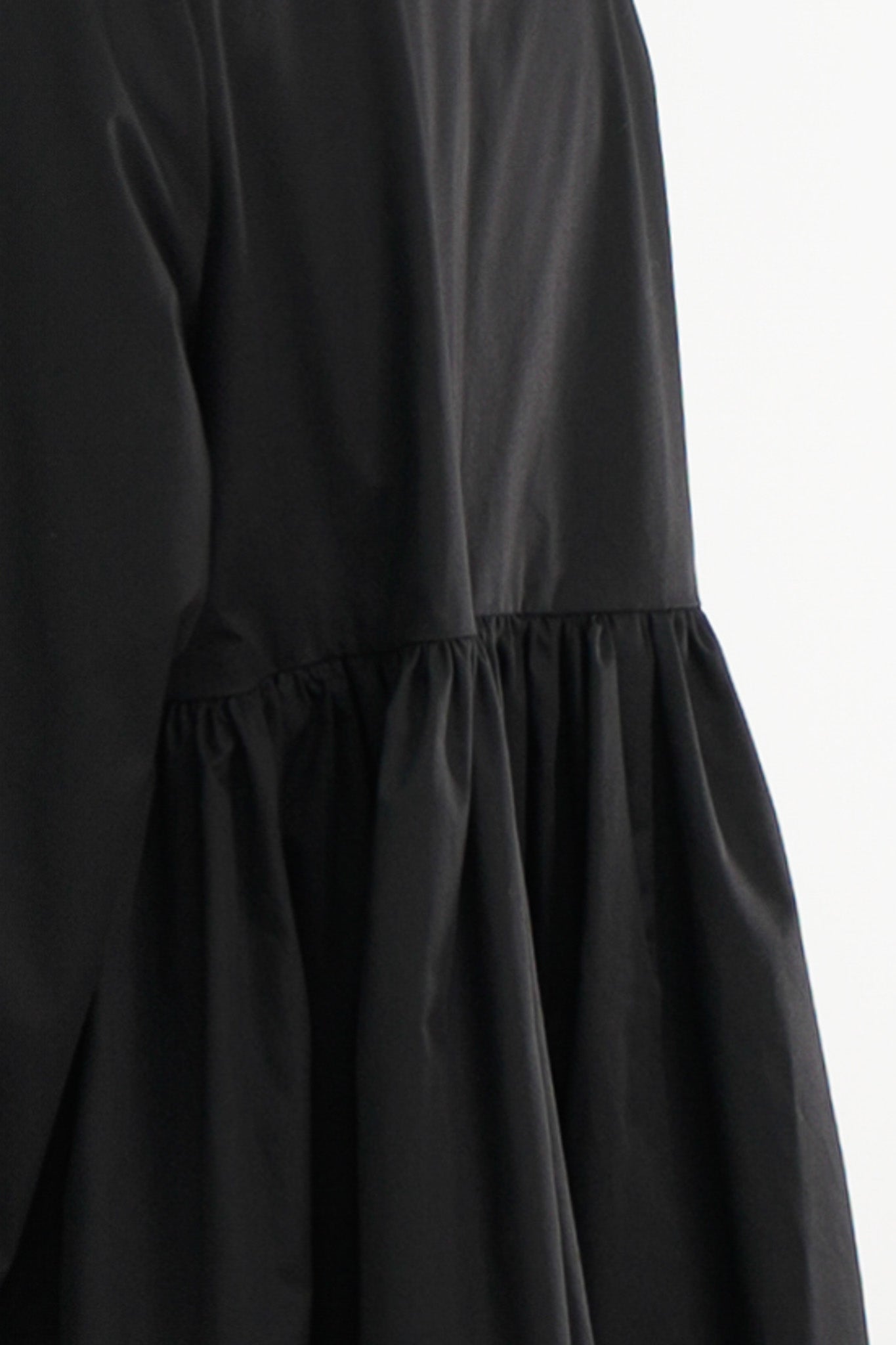 round collar pintuck dress