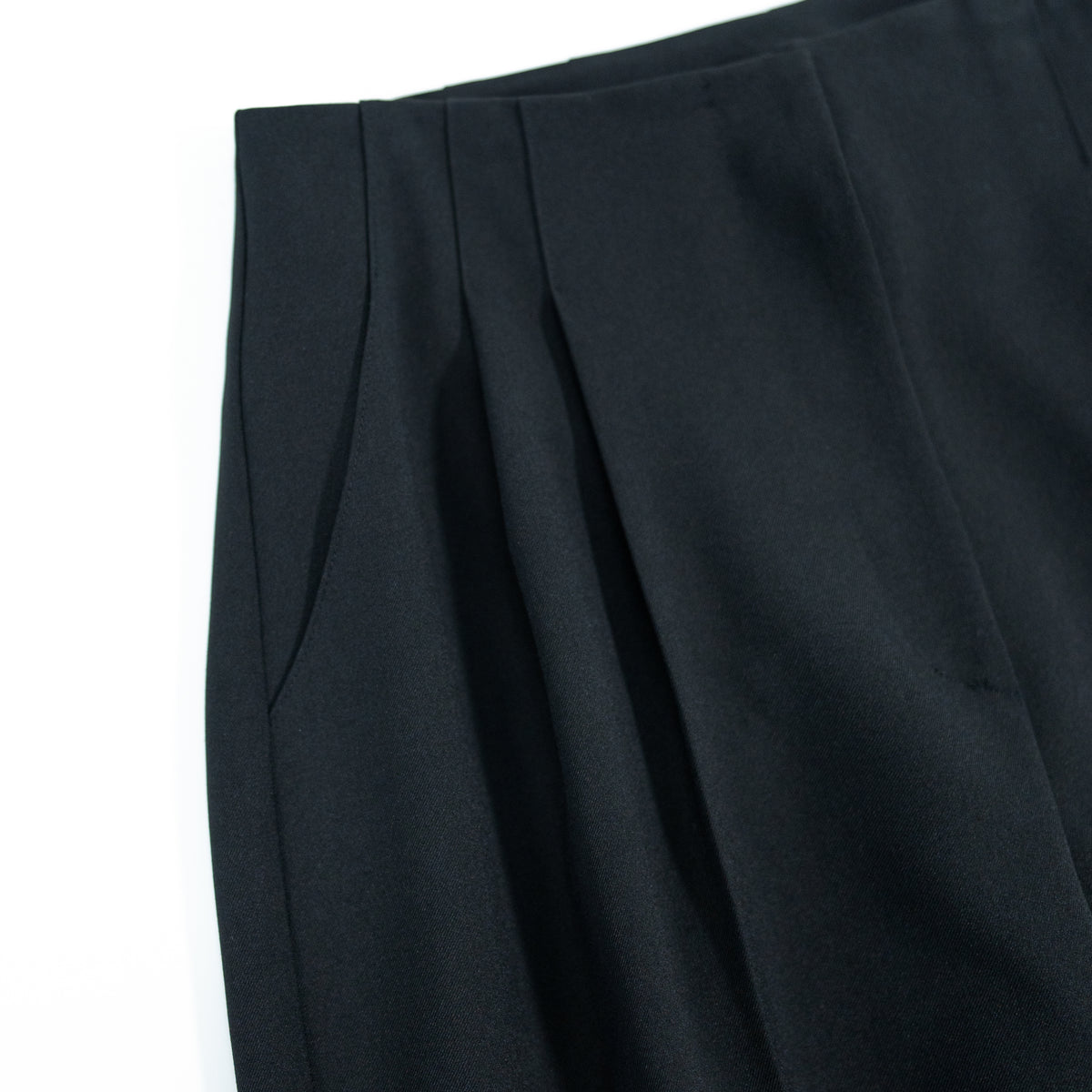standard tuck pants