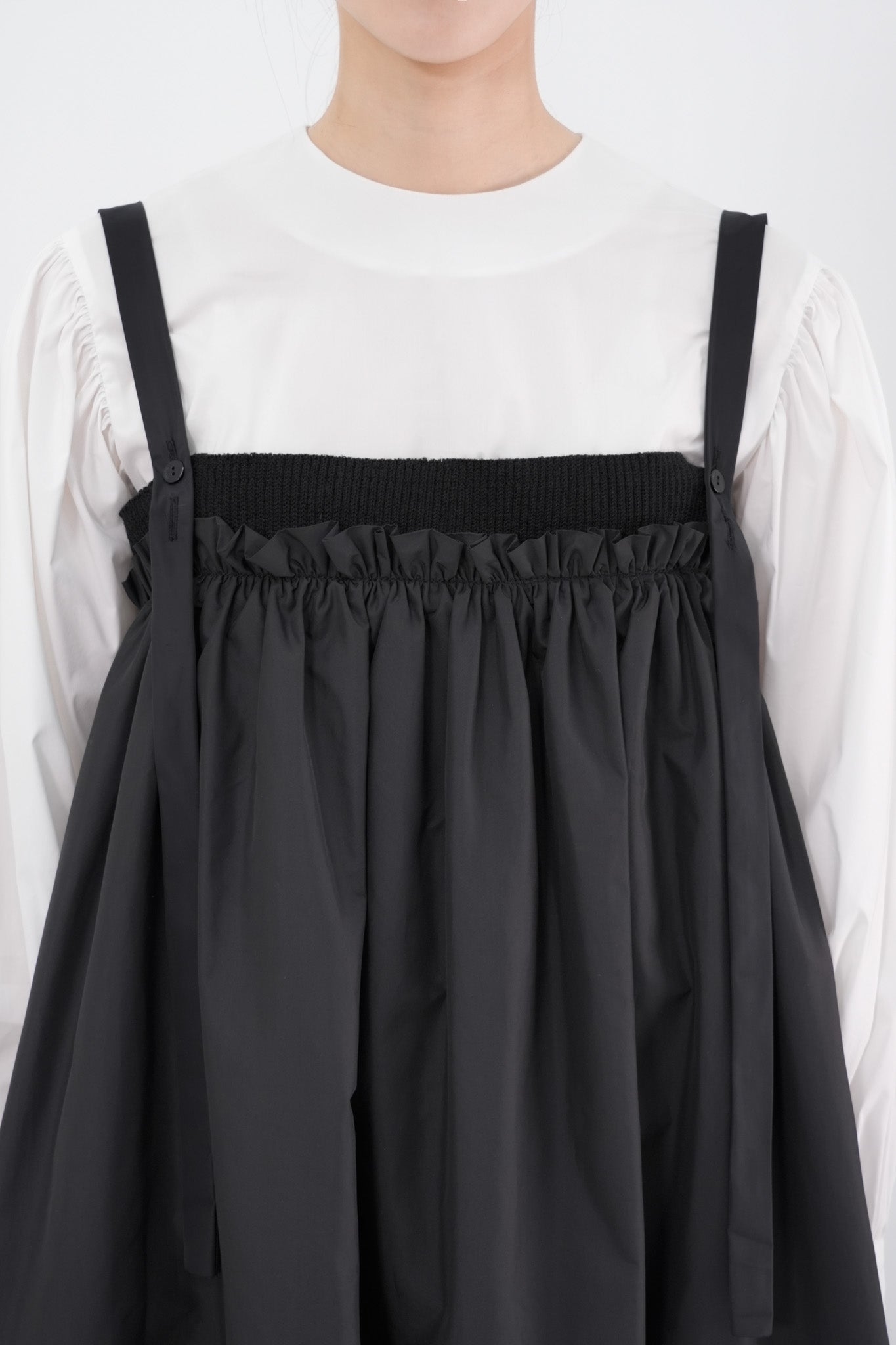 string frill dress