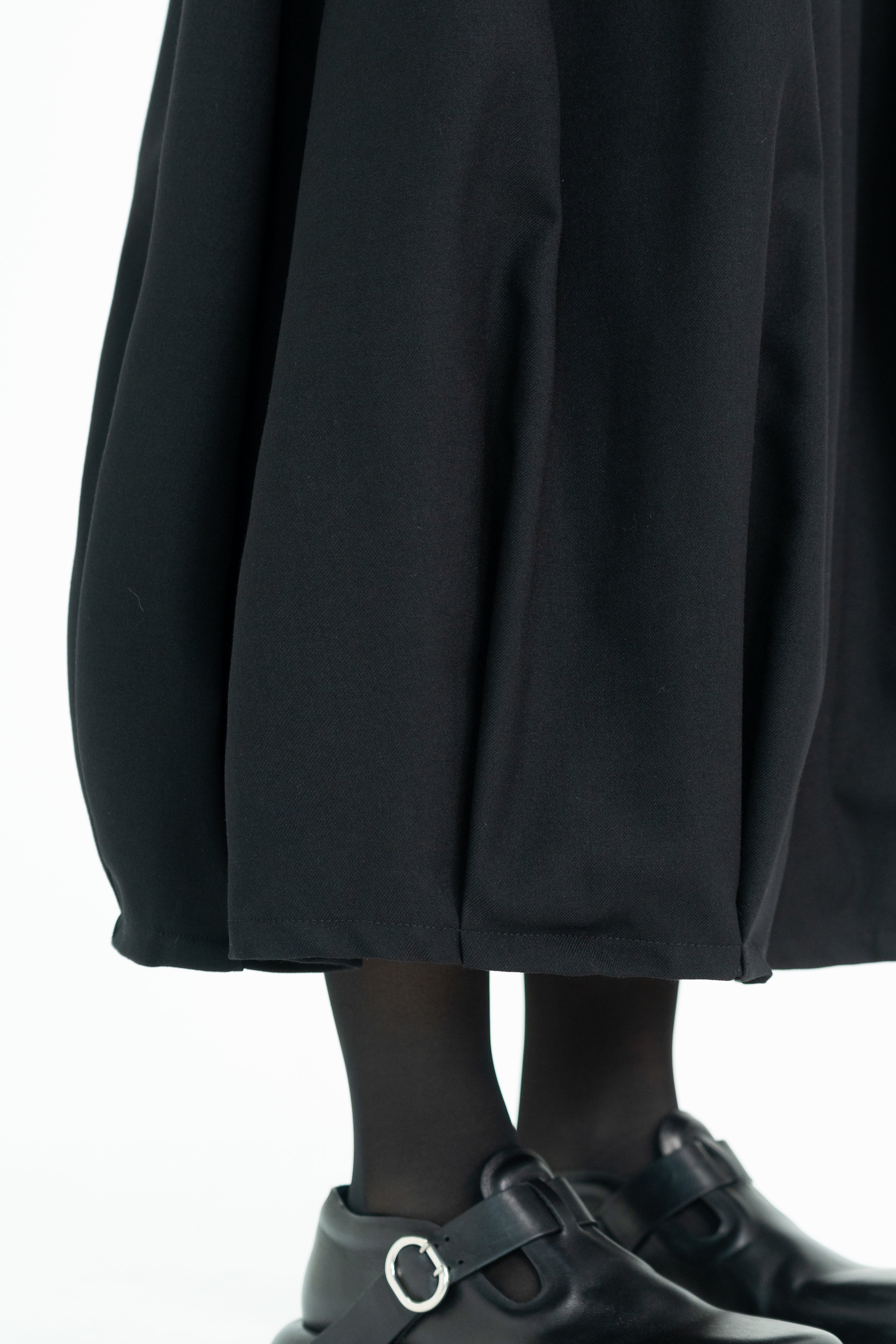volume wool skirt